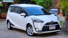 2018 Toyota Sienta 1.5 G รถตู้/MPV รถบ้านแท้ ไมล์เพียง 9,000 กิโลแท้ๆ รถสวยสภาพดี ฟรีดาวน์ได้ครับ